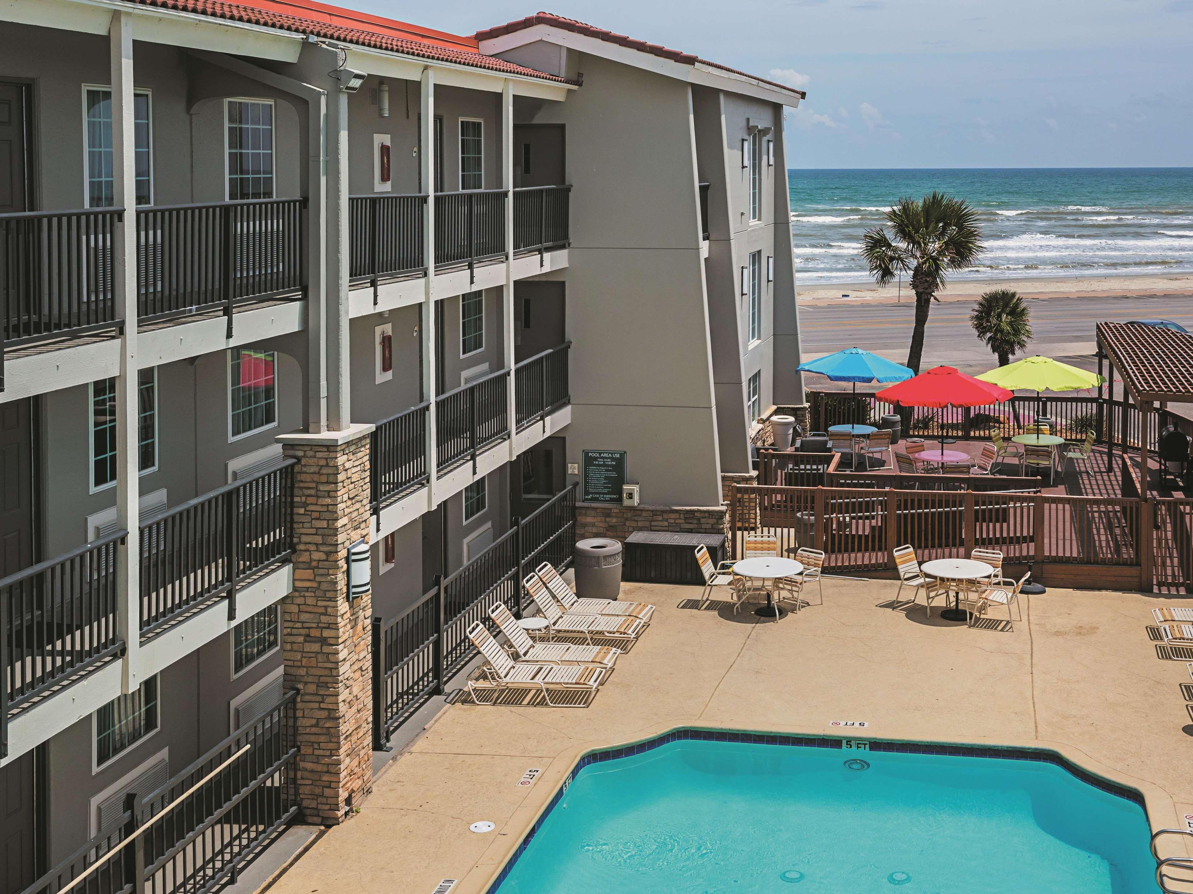 Wingate By Wyndham Galveston East Beach Hotel Exterior photo