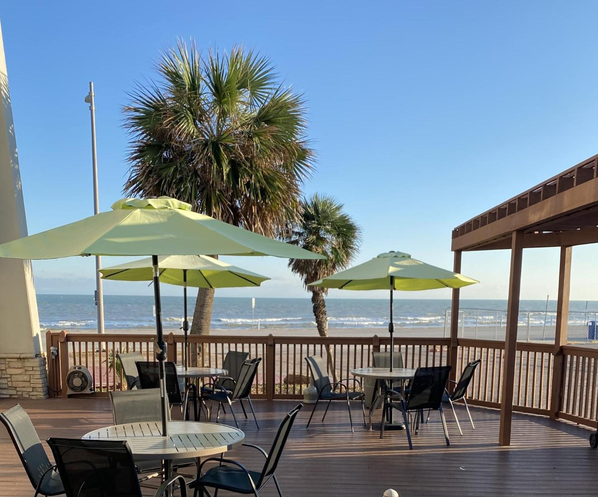 Wingate By Wyndham Galveston East Beach Hotel Exterior photo